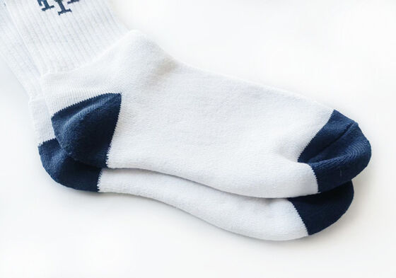 Knitted SOCKS for sports biking and jogging with jacquard yarn dyed pattern made of cotton polyester and spandex blend for men