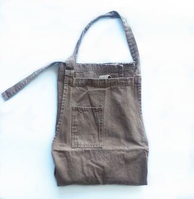 Durable 100 percent cotton heavy woven jeans fabric APRON with 280gsm weight solid color garment washed design suitable for men and women casual