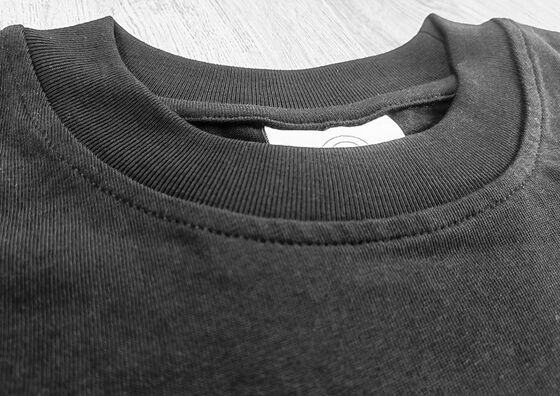 Mens t shirt solid color casual fitting short sleeve made of 100 percent cotton double yarn jersey fabric 250gsm weight